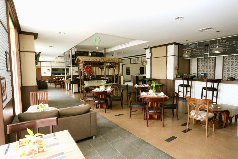 Amarelo Hotel Solo Екстериор снимка