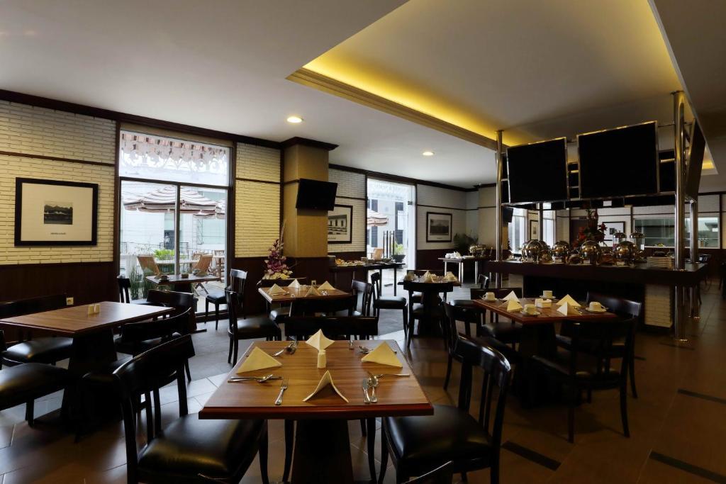 Amarelo Hotel Solo Екстериор снимка