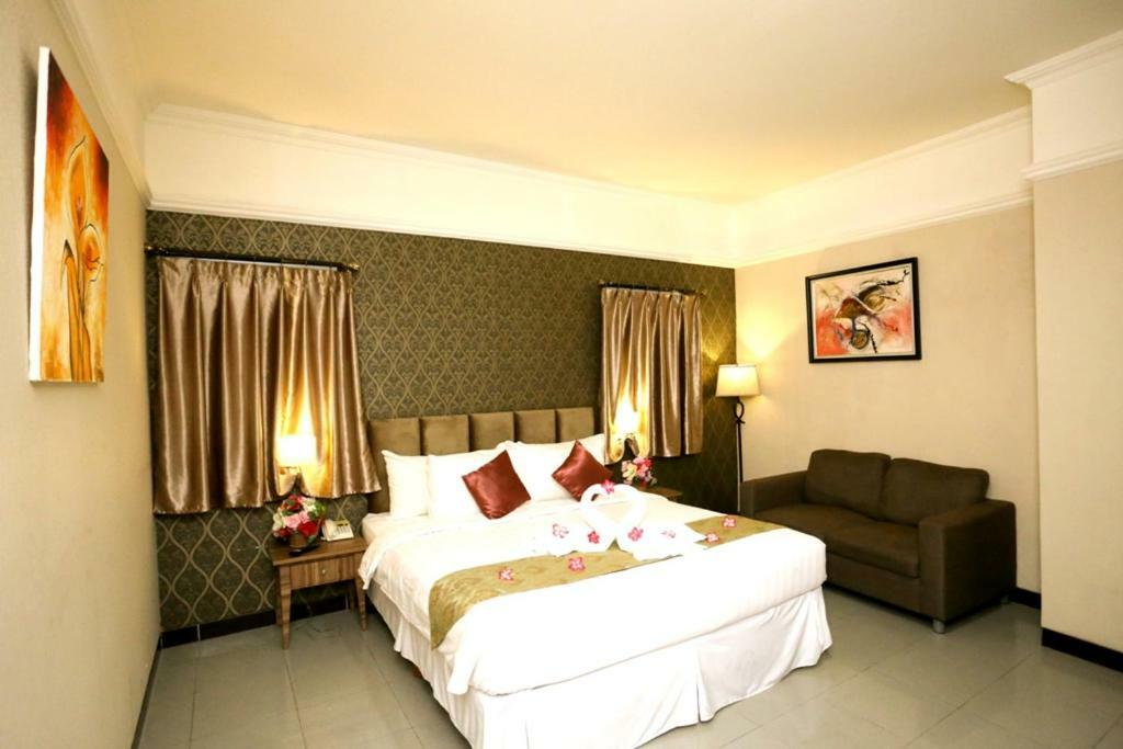 Amarelo Hotel Solo Екстериор снимка